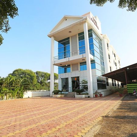 Spot On Hotel Sai Pancham เชอร์ดี ภายนอก รูปภาพ